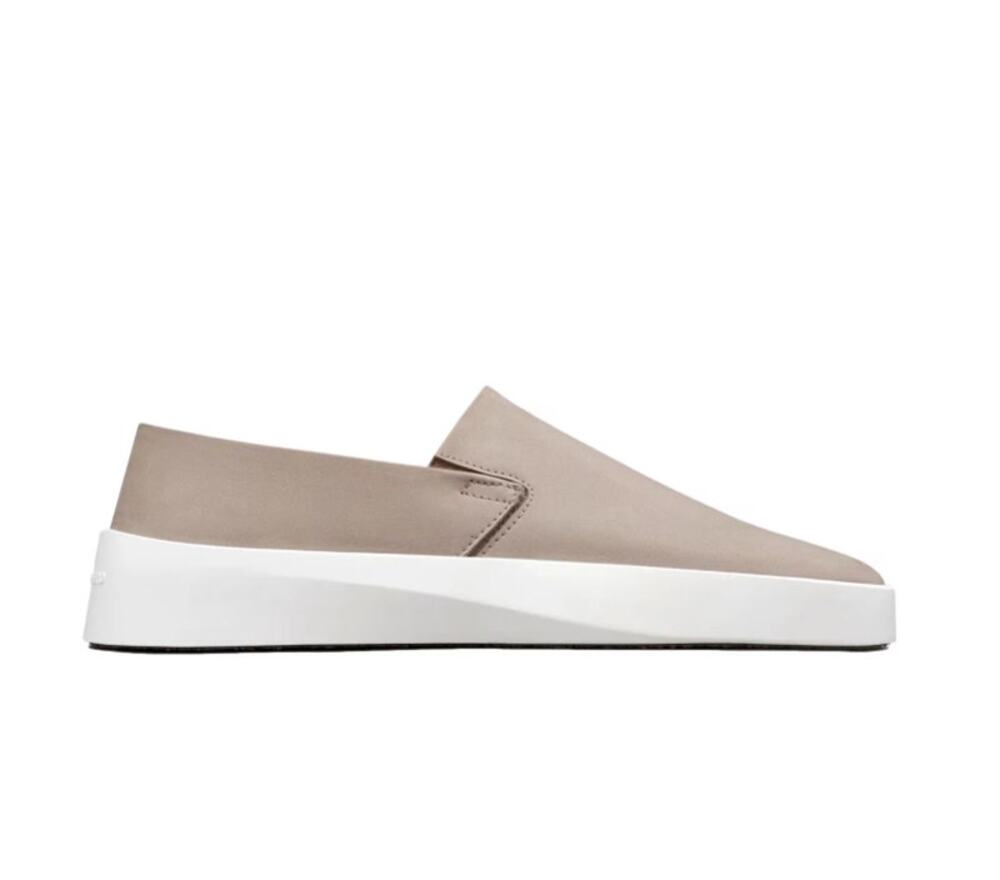 Wolf & Shepherd Womens Cruise Slip On Shoes Size 8 Warm Grey Leather NIB